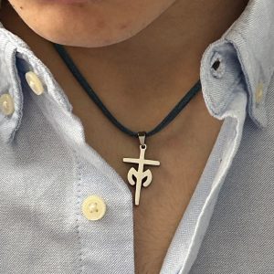 Cruz Marianista de acero